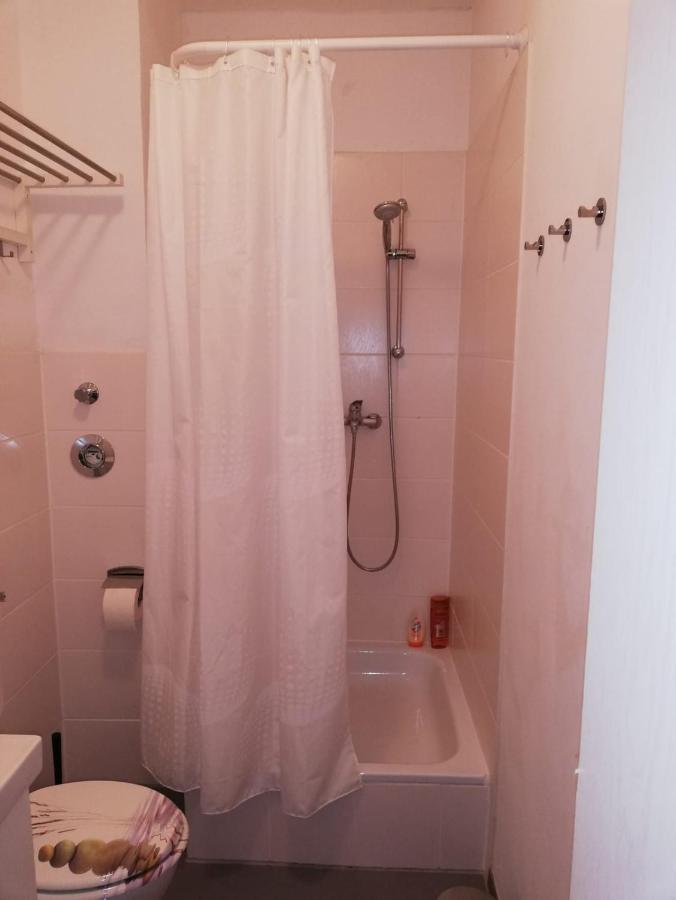 Ferienwohnung - Apartment Mit Balkon In Halle-Saale, Trotha Halle  Extérieur photo